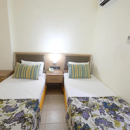 מלון Sumela Garden 3*