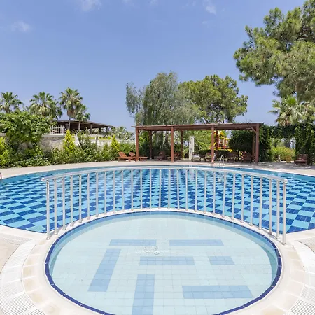 فندق Sumela Garden 3*